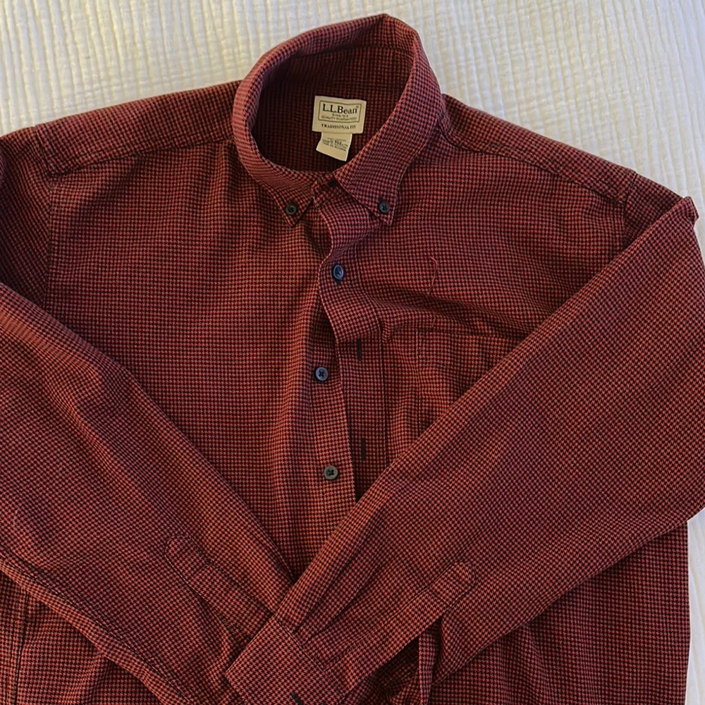 L.L. Bean Size Large Black & Red Casual Button Down Shirt